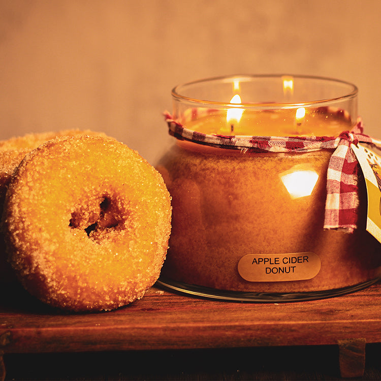 Geurkaars Appel Cider Donut 623 gram - 125 branduren