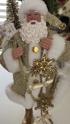 Kerstman met zak kadootjes en kerstboom - 28 cm